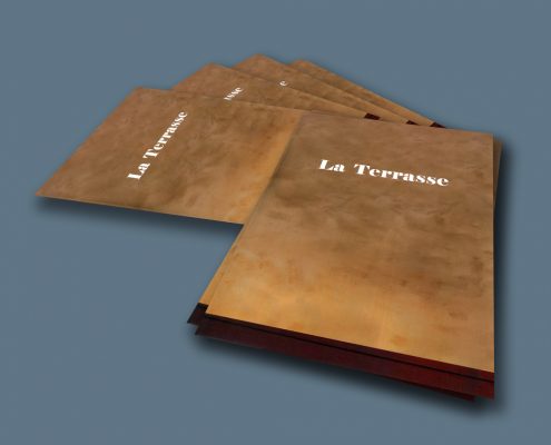 Création d'une couverture imitation cuir pour un restaurant pas cher - Hervé Roux, Infographiste Print & Web